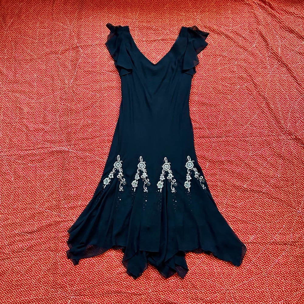 Vtg 2000s Dressbarn Black Floral Beaded Flutter Sleeve Handkerchief Hem Dress 8